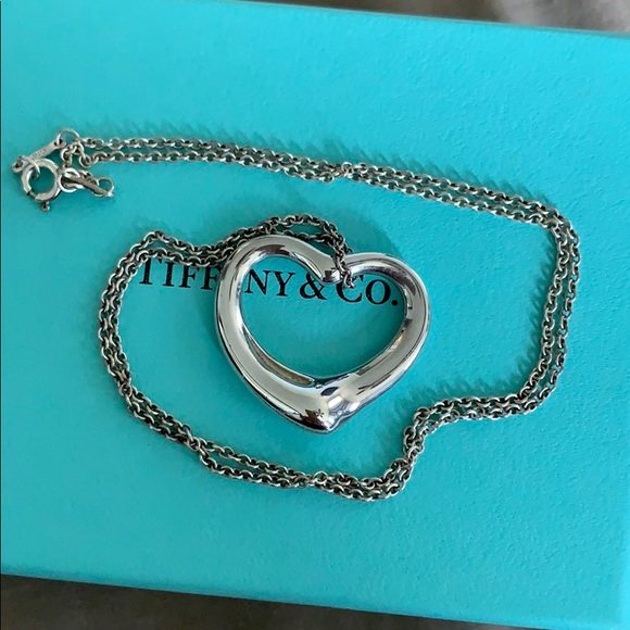 Authentic Tiffany and Co heart necklace - Picture 3 of 3